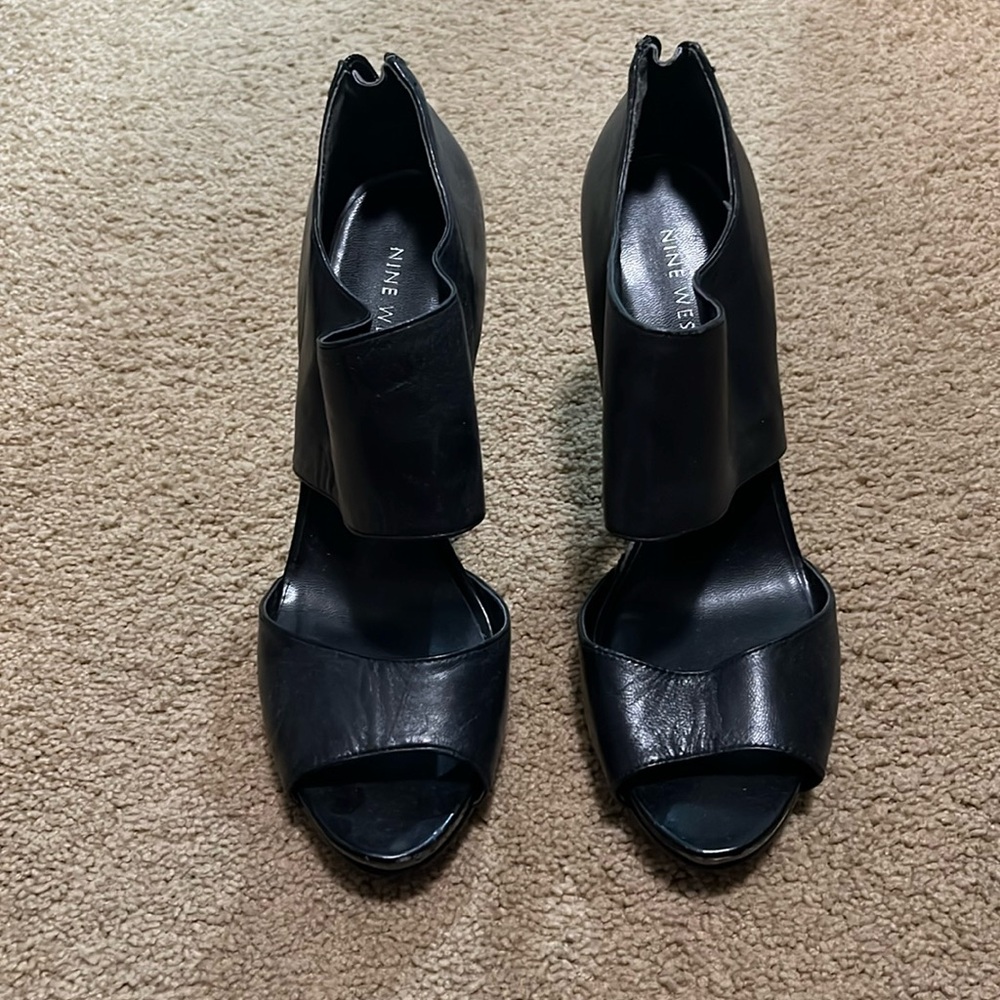 8m Nine West heels